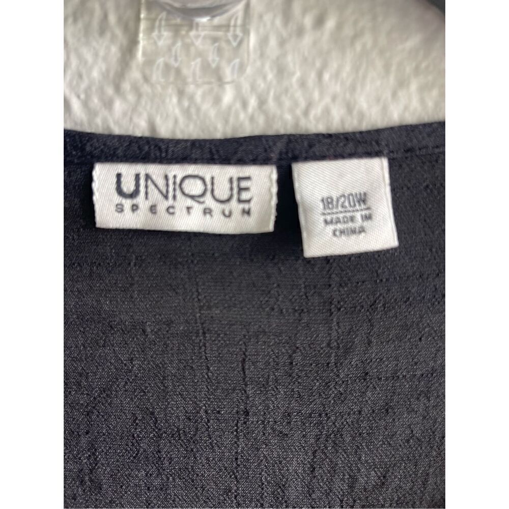 ❤️Unique Spectrum Plus Size Blouse - Picture 2 of 4